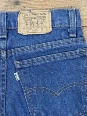 Vintage 80s Levi’s Jeans - Student Fit, White Tab, Made in USA (Size 24/25)